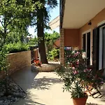 Eva Умаг